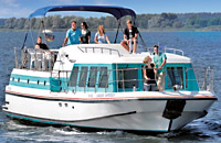 unser Wasserwohnmobil vetus 1500 Das größte GFK-Hausboot in der KUHNLE-TOURS Flotte: vetus 1500